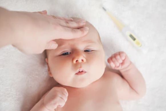 Gamot sa Lagnat ng Sanggol: Mga gagawin para bumaba ang lagnat ng baby